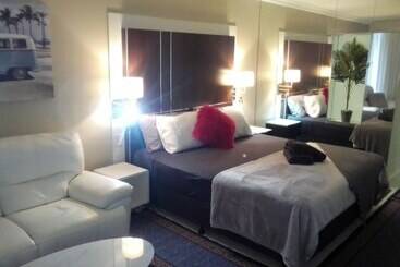 هتل Your Stay In Surfers