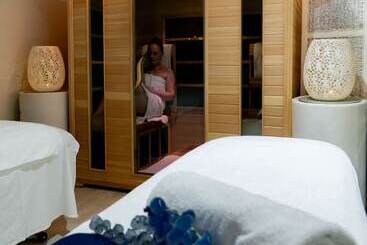 هتل Your Stay In Surfers