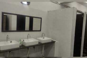 هاستل Abuzz Oxfordcaps Ccc Zirakpur, Chandigarh