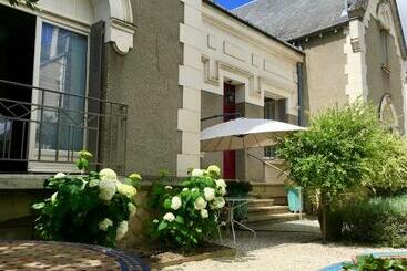 تختخواب و صبحانه La Villa De Chinon
