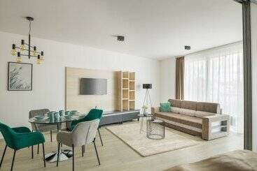 هتل Parizs Garden Apartments