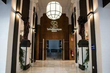 هتل Soho Boutique Palacio De Pombo