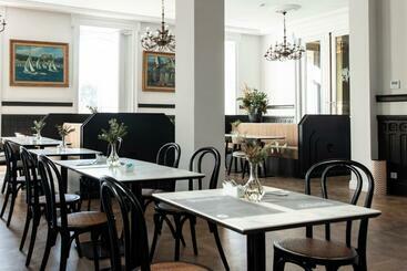 هتل Soho Boutique Palacio De Pombo