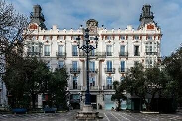 هتل Soho Boutique Palacio De Pombo