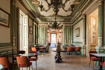 هتل Soho Boutique Palacio De Pombo