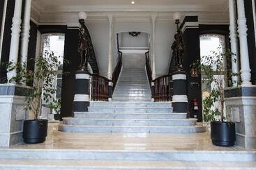 هتل Soho Boutique Palacio De Pombo