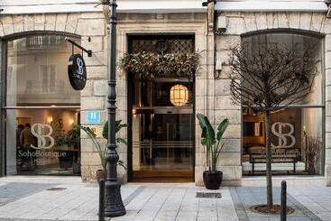 هتل Soho Boutique Palacio De Pombo