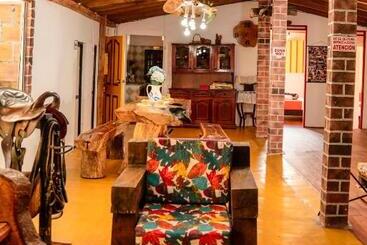 پانسیون Abuela Casa Hostal
