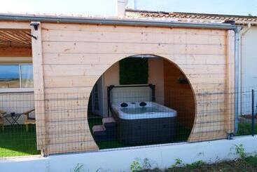 تختخواب و صبحانه Le Spa Des Lavandes