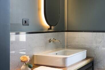 Byssus Suites