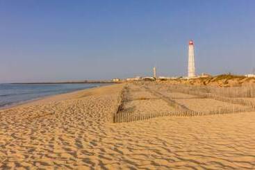 هتل Casa Rosa Villa With Pool In Olhao Centre
