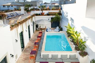 هتل Casa Rosa Villa With Pool In Olhao Centre