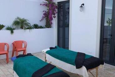 هتل Casa Rosa Villa With Pool In Olhao Centre