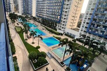 هتل کپسول Staycation Sea Residences Moa Jermel