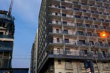 هتل کپسول Staycation Sea Residences Moa Jermel