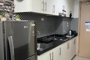 هتل کپسول Staycation Sea Residences Moa Jermel