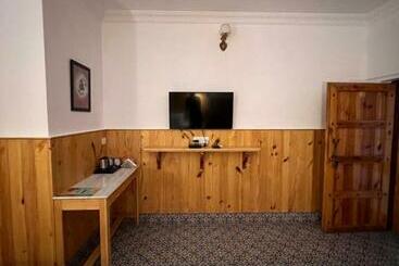 هتل Saina Inn