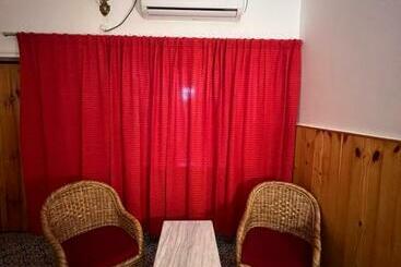 هتل Saina Inn