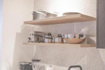 Upscale Rainey St Condo Homes   Peloton, Gym, Rooftop Pool, Wifi Included