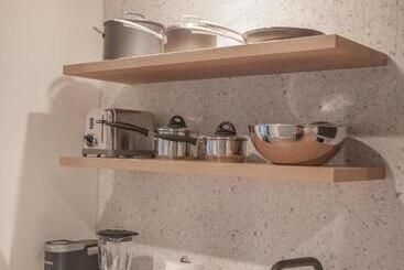 Upscale Rainey St Condo Homes   Peloton, Gym, Rooftop Pool, Wifi Included