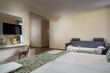 تختخواب و صبحانه Marina Sands Bijou Boutique Is An Excellent Choice For Travelers Visiting Obzor