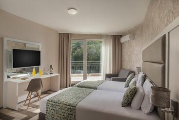 تختخواب و صبحانه Marina Sands Bijou Boutique Is An Excellent Choice For Travelers Visiting Obzor