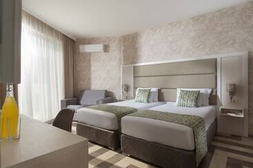 تختخواب و صبحانه Marina Sands Bijou Boutique Is An Excellent Choice For Travelers Visiting Obzor
