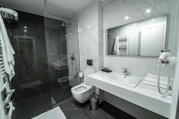هتل Caprice Complex