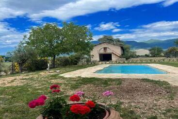 هتل Exclusive Pool Open All Year Spoleto Biofarm Slps 8 Village Shops, Bar1 Km 3