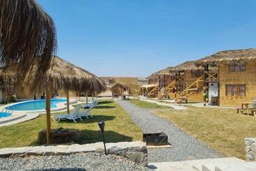 هتل Laguna Camp Huacho