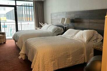 هتل Landmark Resort Interior Balcony