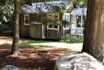 هتل Lopez Farm Cottages & Tent Camping