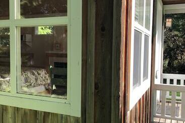هتل Lopez Farm Cottages & Tent Camping
