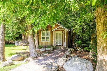 هتل Lopez Farm Cottages & Tent Camping