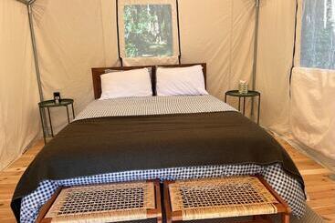 هتل Lopez Farm Cottages & Tent Camping