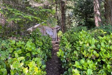 هتل Lopez Farm Cottages & Tent Camping