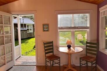 هتل Lopez Farm Cottages & Tent Camping