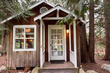 هتل Lopez Farm Cottages & Tent Camping