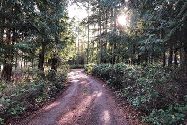 هتل Lopez Farm Cottages & Tent Camping