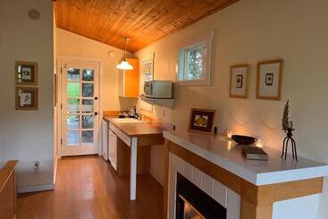 هتل Lopez Farm Cottages & Tent Camping