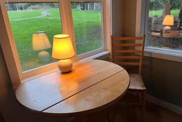 هتل Lopez Farm Cottages & Tent Camping