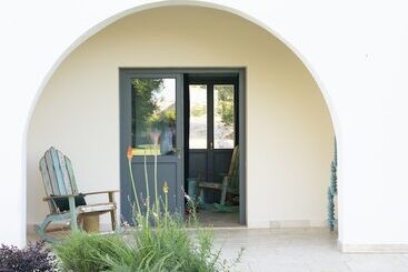 هتل Masseria Santo Scalone