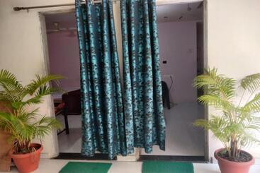 هتل Spot On Sunrise Inn
