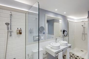 Sercotel Granada Suites