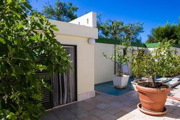 Villa Lamandia By Sthey
