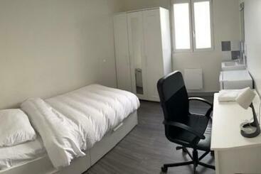 هاستل Ch 1 Chambre Toute équipée Avec Télévision