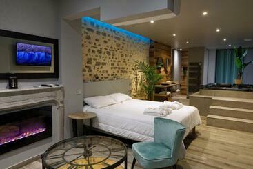 تختخواب و صبحانه La Dolcevita Spa Suite Privative