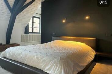 تختخواب و صبحانه Peter House