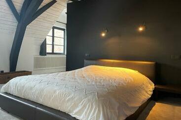 تختخواب و صبحانه Peter House