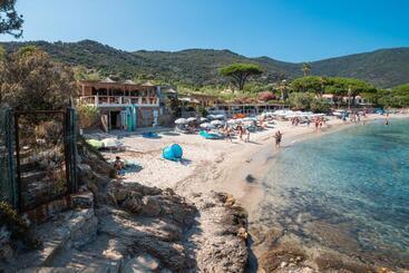 هتل Akwabay Les Villas Du Cap